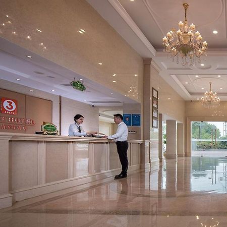 Vienna 3 Best Hotel Dongguan Liaobu Veicle City Экстерьер фото
